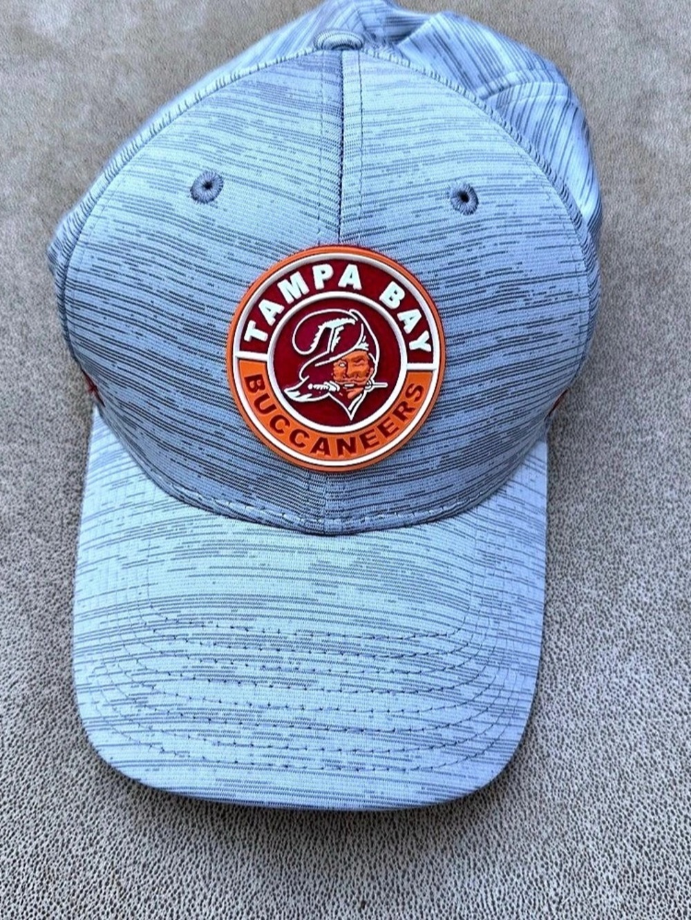 New Era Tampa Bay Buccaneers New Era Shadow Tech Rubber Neo 39THIRTY Cap Shadow
